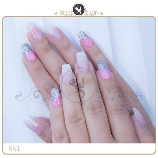 طراحی و کاشت ناخن